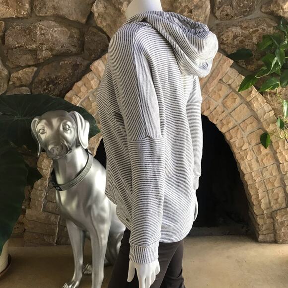 O’Neill Gray White Striped Hooded Top Women's Size Small - Picture 2 of 6